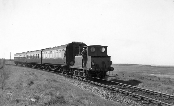 Photo of A1X 0-6-0 tank 32650 on a Hayling Island to Havant train, 9th September 1962