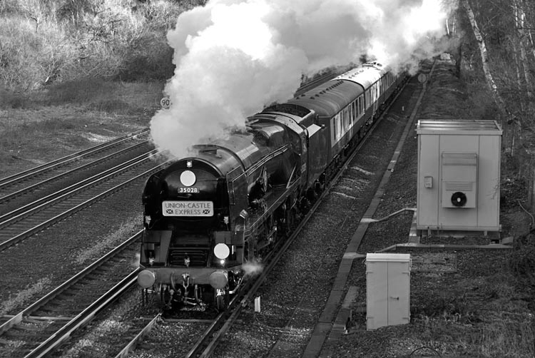 Photo of Bulleid Merchant Navy Class pacific number 35028, Clan Line, heading a VSOE 