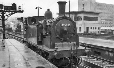 Photo of M7 Class 0-4-4 tank loco 30055 at Waterloo in September 1962