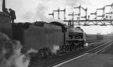 7th September 1962 photo of Lord Nelson Class 30861 on the 17.23 Waterloo to Bournemouth at Southampton