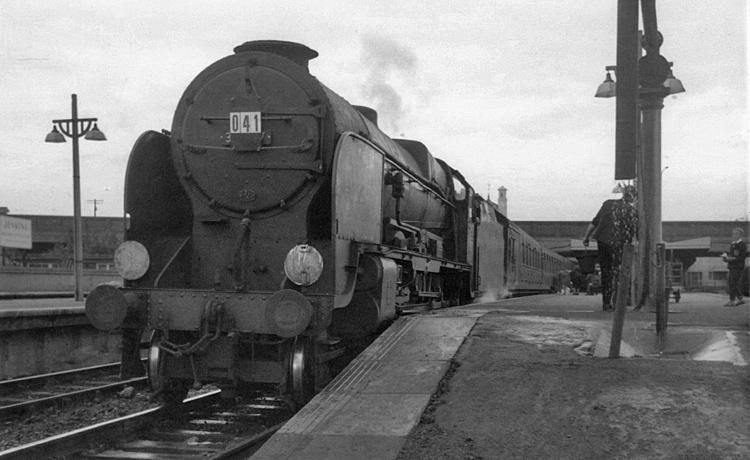 6th September 1962 photo of Lord Nelson Class 30857 on the 08.37 Newcastle to Bournemouth West at Southampton Central