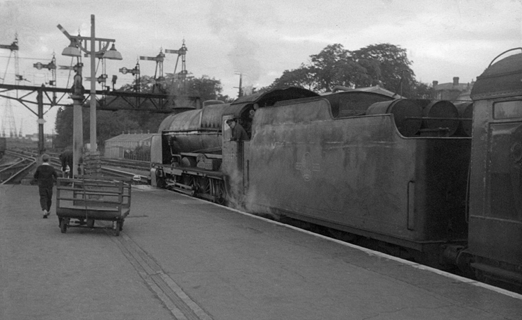 6th September 1962 photo of Lord Nelson Class 30857 on the 08.37 Newcastle to Bournemouth West at Southampton Central