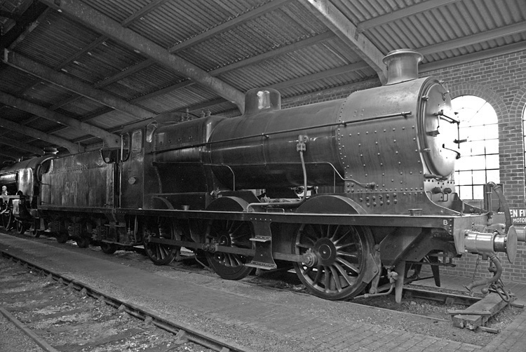 Photo of a Q Class 0-6-0 30541 at Sheffield Park on the Bluebell Railweay on October 10th 2010