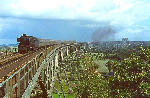 Photo of 012 100-4 on Hochdonn bridge