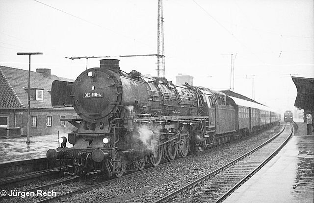 012 100-4 at Rheine