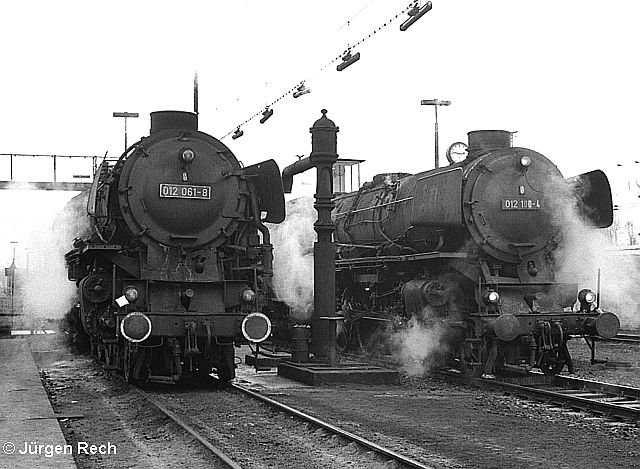 012 100-4 and 012 061-8 at Rheine