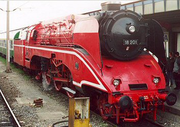 18 201 at Wien Sudbahnhof